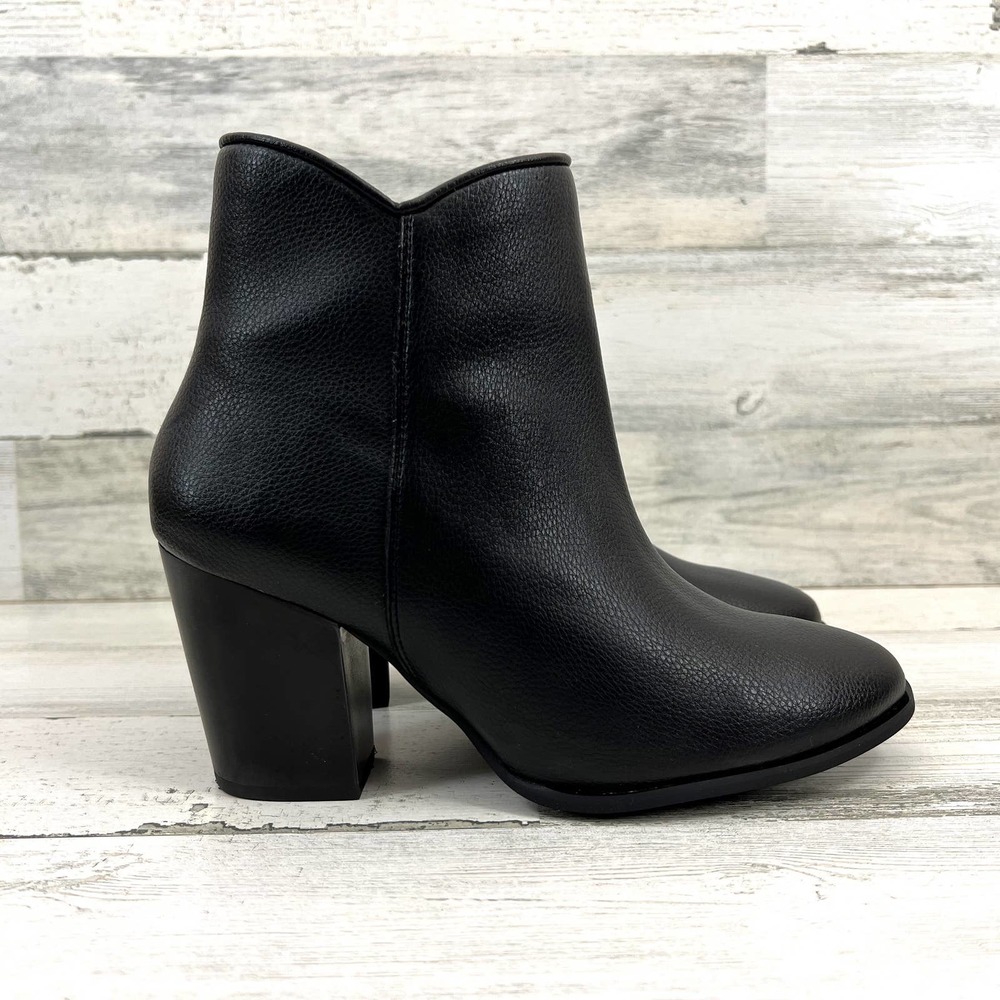 Thursday Boot Company Everyday Ankle Block Heel Side Zip Black Leather Women 7.5